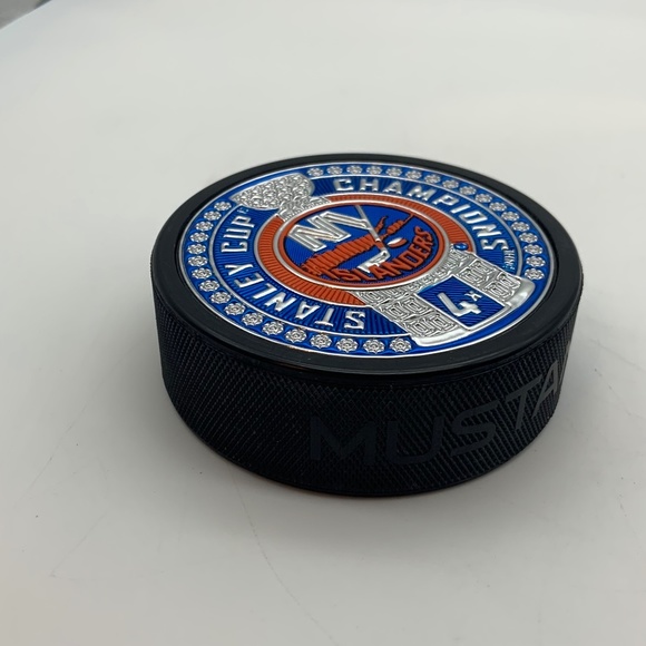 New York Islanders Stanley Cup Champions Embossed Collectible Puck - Picture 9 of 15